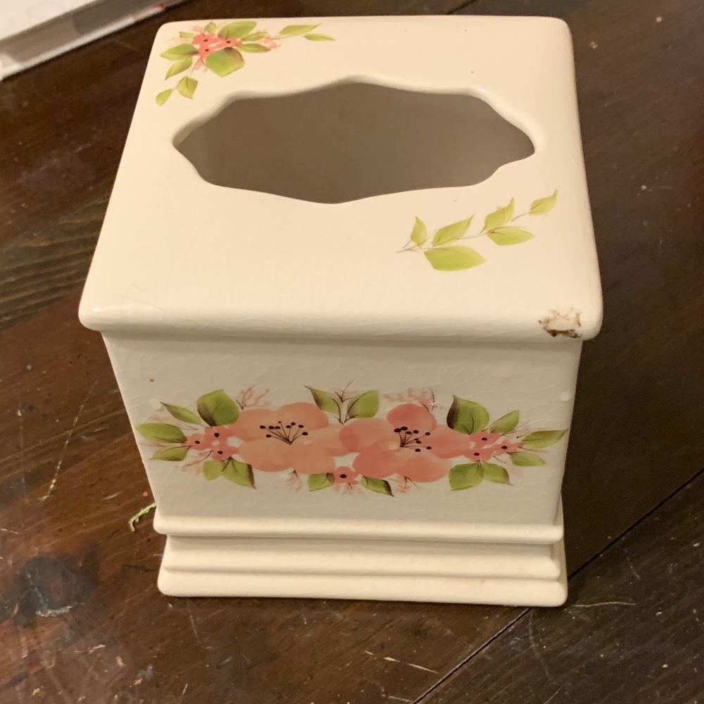 Vintage Vee Jackson Cream Floral Tissue Box Cover